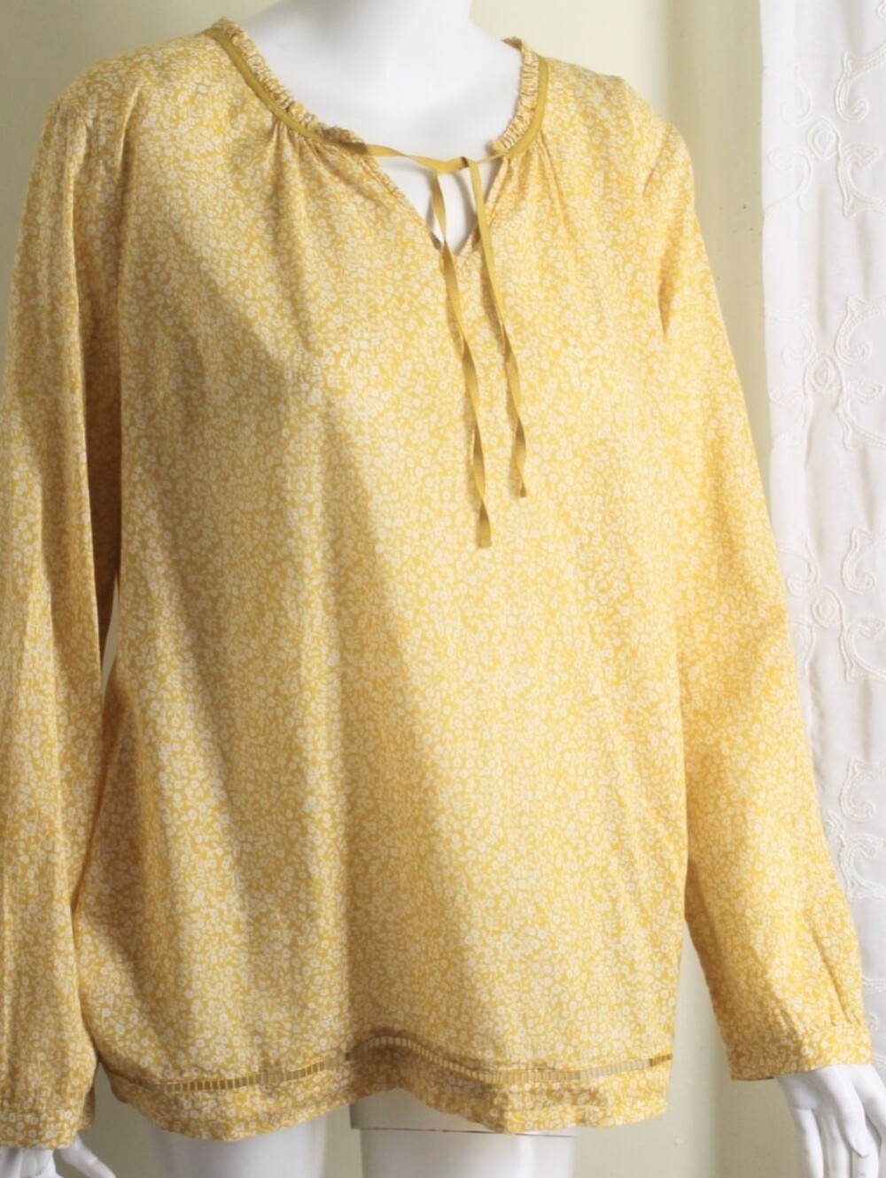 Talbots Yellow Ditsy Floral Boho Peasant Blouse Size Medium Petite